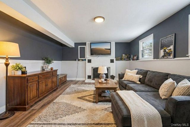 54 Blossom Lane, Wallkill, NY 12589