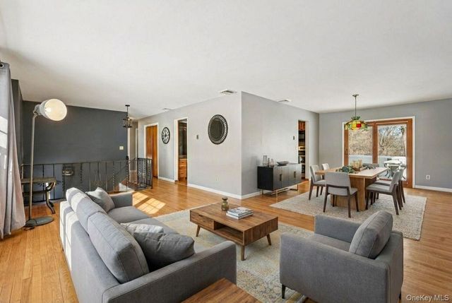 54 Blossom Lane, Wallkill, NY 12589