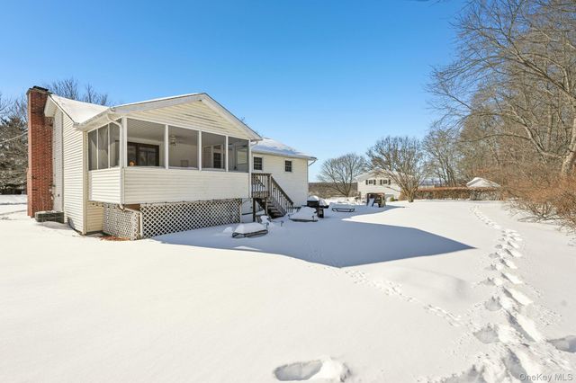 54 Blossom Lane, Wallkill, NY 12589