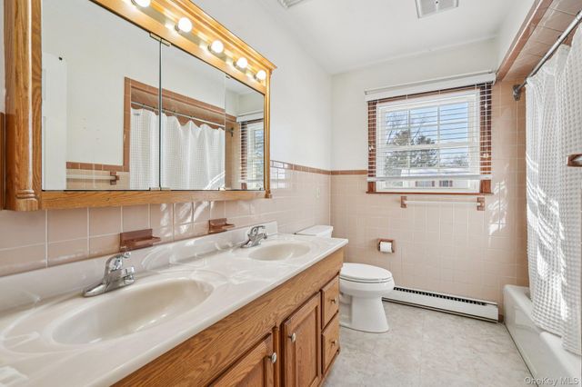 54 Blossom Lane, Wallkill, NY 12589