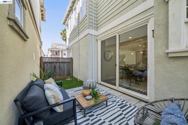 2060 Hibbard St, Alameda, CA 94501