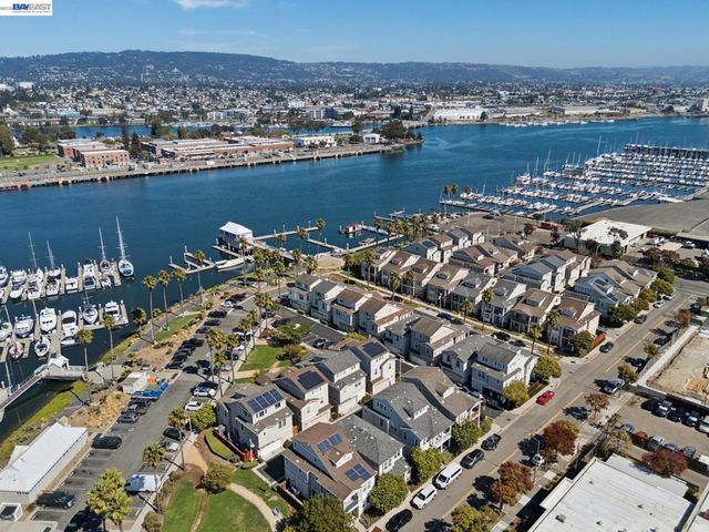 2060 Hibbard St, Alameda, CA 94501