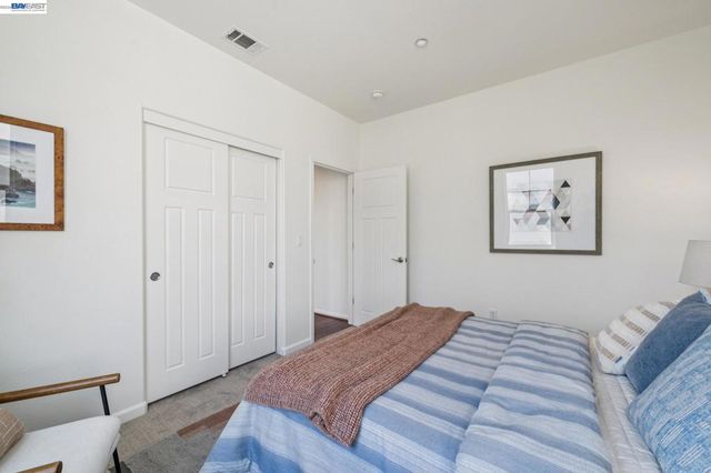 2060 Hibbard St, Alameda, CA 94501