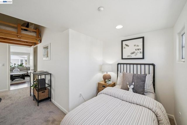 2060 Hibbard St, Alameda, CA 94501