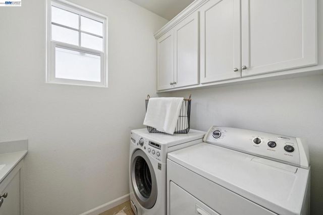 2060 Hibbard St, Alameda, CA 94501