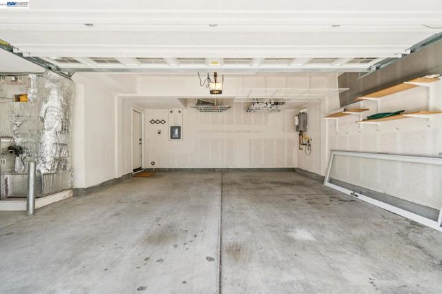 2060 Hibbard St, Alameda, CA 94501