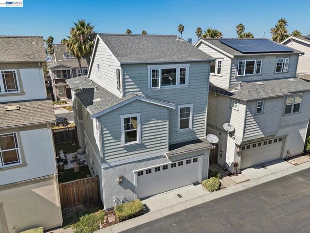 2060 Hibbard St, Alameda, CA 94501