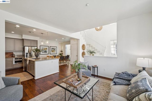 2060 Hibbard St, Alameda, CA 94501