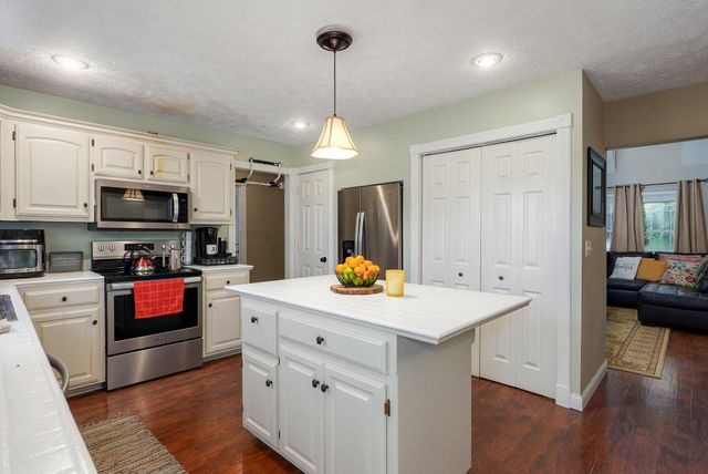 3711 West Farm Road 14, Brighton, MO 65617
