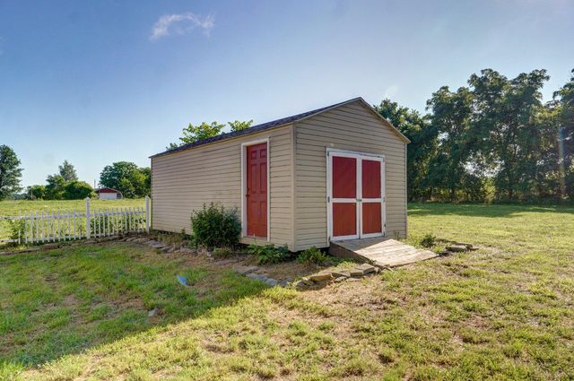 3711 West Farm Road 14, Brighton, MO 65617