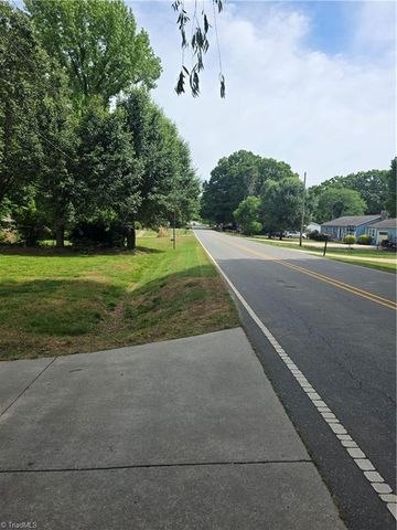 2945 Kecoughtan Road, Pfafftown, NC 27040