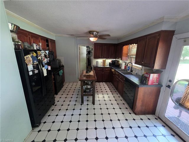 2945 Kecoughtan Road, Pfafftown, NC 27040