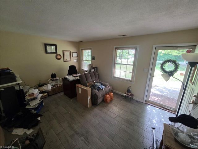 2945 Kecoughtan Road, Pfafftown, NC 27040
