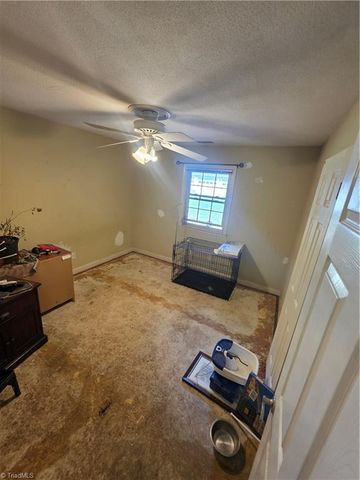 2945 Kecoughtan Road, Pfafftown, NC 27040