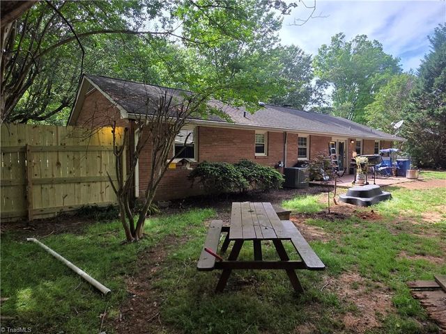 2945 Kecoughtan Road, Pfafftown, NC 27040
