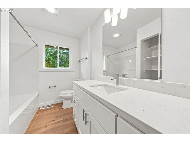 2925 E 1st Ave, Camas, WA 98607