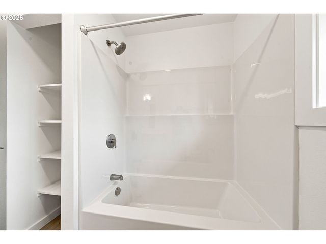 2925 E 1st Ave, Camas, WA 98607