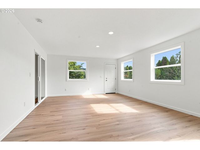 2925 E 1st Ave, Camas, WA 98607