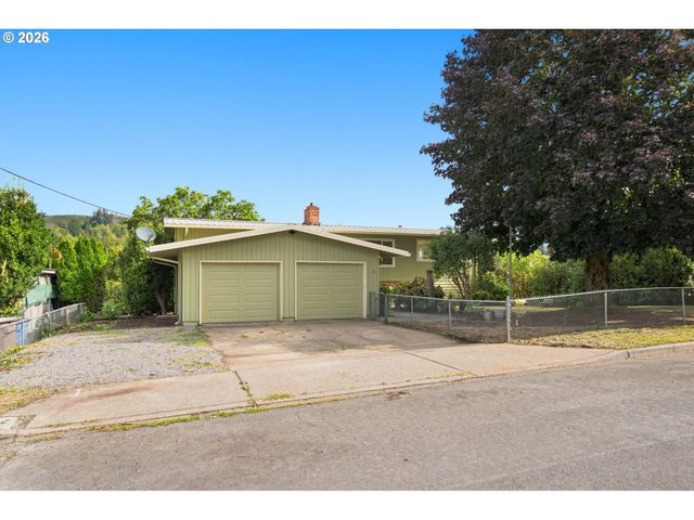 2925 E 1st Ave, Camas, WA 98607