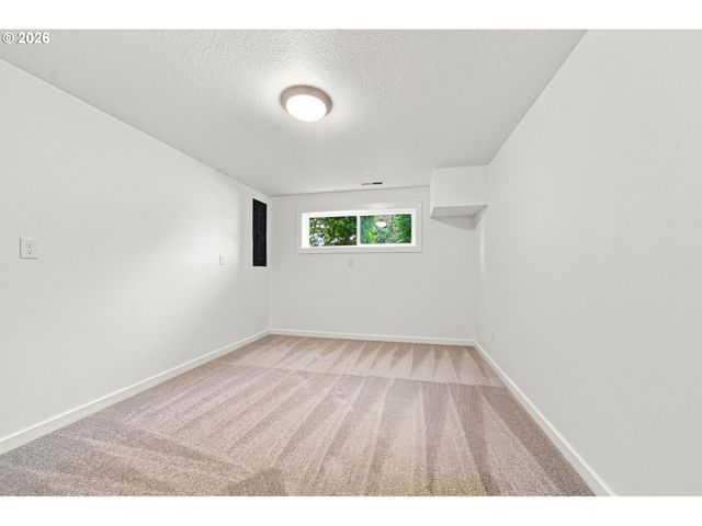 2925 E 1st Ave, Camas, WA 98607