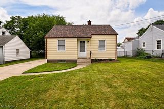 2817 Fletcher Avenue NE, Canton, OH 44705