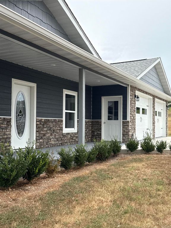 631 Spring Valley Drive, Mammoth Spring, AR 72554