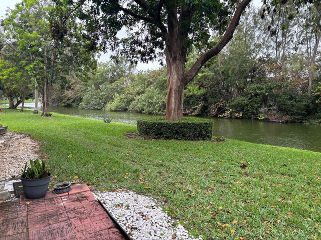 66 Windsor D, West Palm Beach, FL 33417