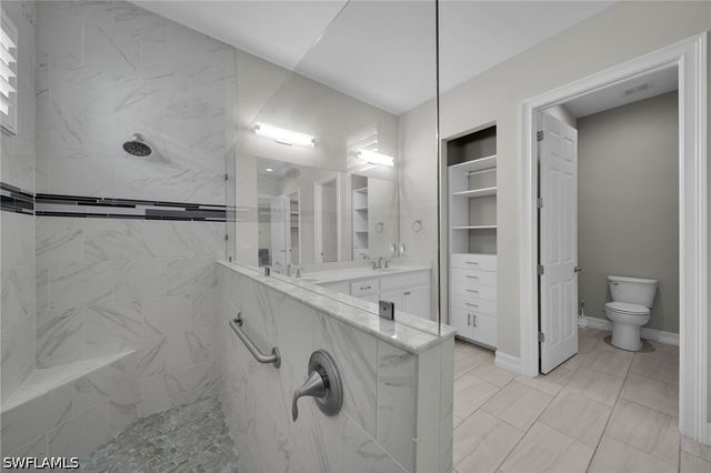 8741 Westwood Oaks PL, Fort Myers, FL 33908