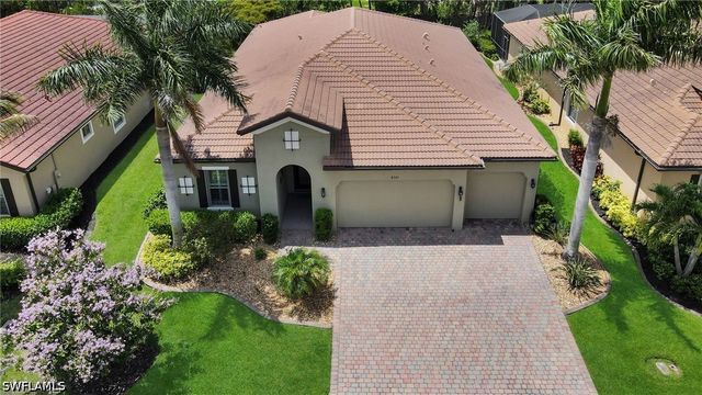 8741 Westwood Oaks PL, Fort Myers, FL 33908