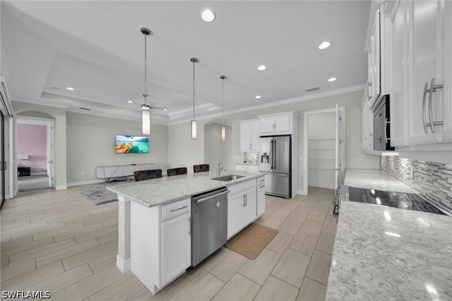 8741 Westwood Oaks PL, Fort Myers, FL 33908