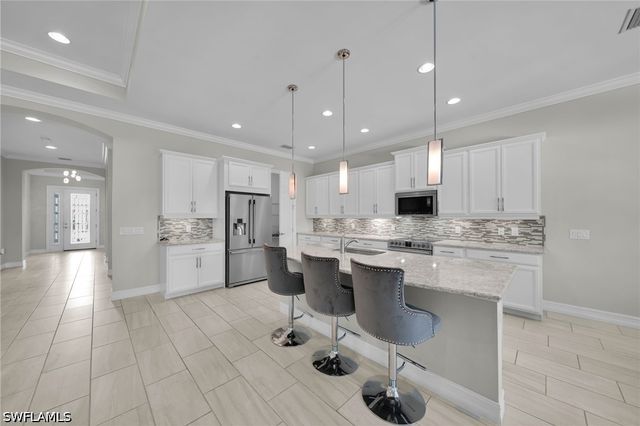 8741 Westwood Oaks PL, Fort Myers, FL 33908