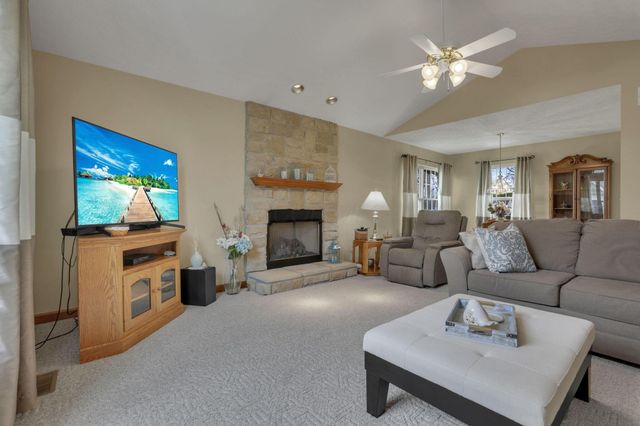 145 Shawnee Loop N, Pataskala, OH 43062