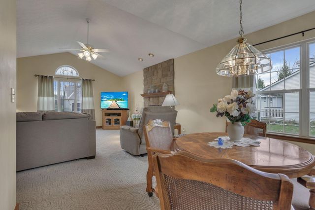 145 Shawnee Loop N, Pataskala, OH 43062