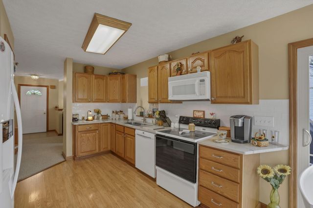 145 Shawnee Loop N, Pataskala, OH 43062