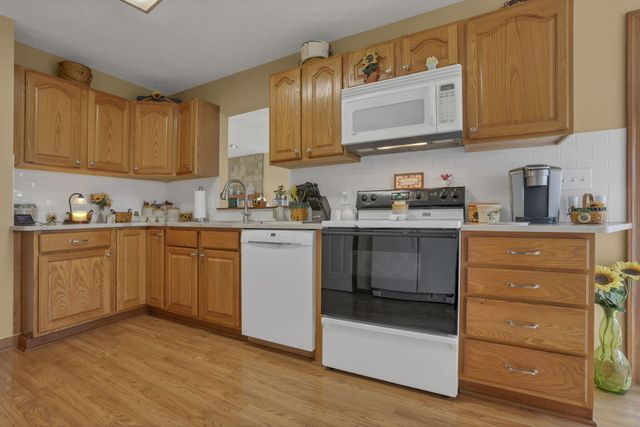 145 Shawnee Loop N, Pataskala, OH 43062