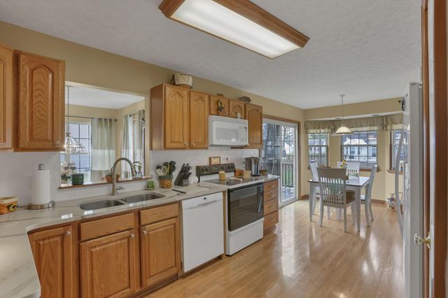 145 Shawnee Loop N, Pataskala, OH 43062