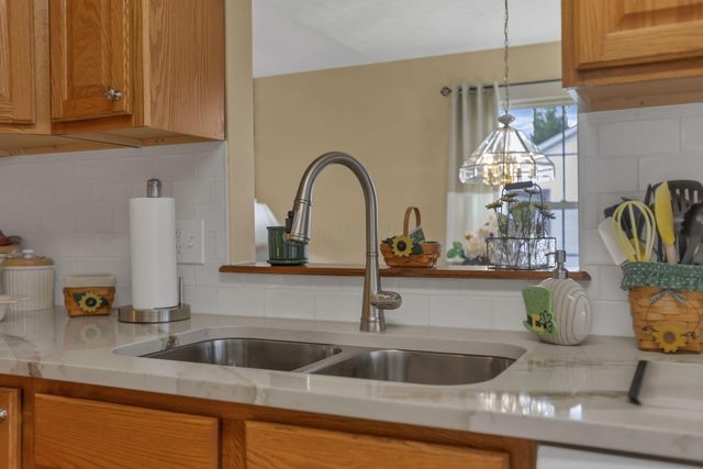 145 Shawnee Loop N, Pataskala, OH 43062