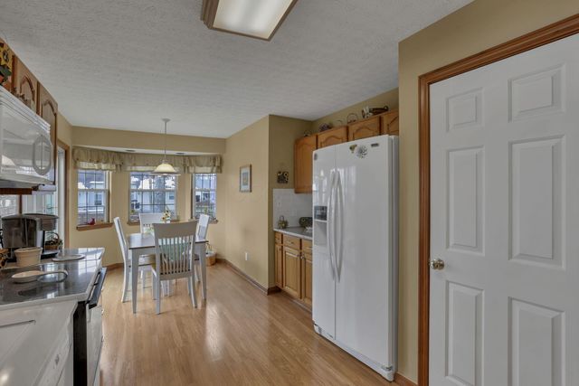 145 Shawnee Loop N, Pataskala, OH 43062