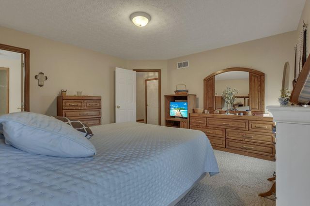 145 Shawnee Loop N, Pataskala, OH 43062