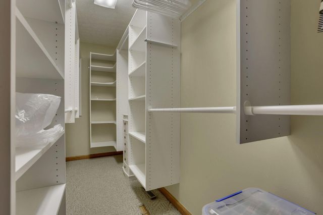 145 Shawnee Loop N, Pataskala, OH 43062