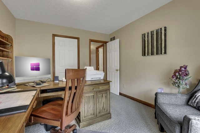 145 Shawnee Loop N, Pataskala, OH 43062