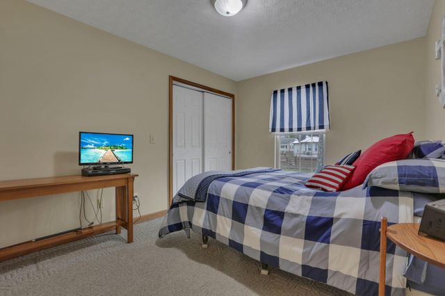 145 Shawnee Loop N, Pataskala, OH 43062