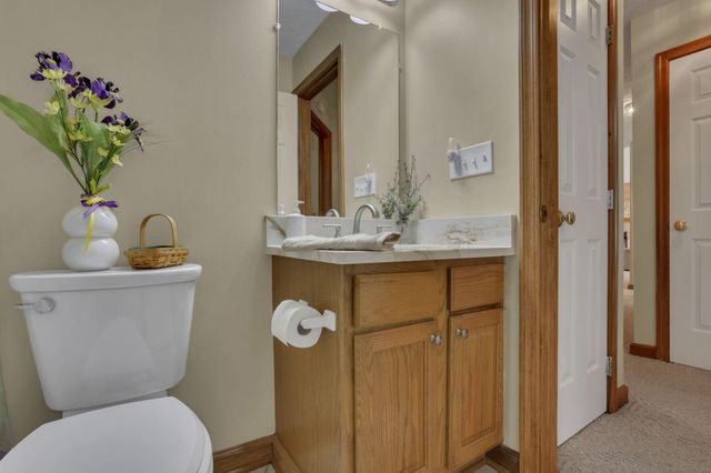 145 Shawnee Loop N, Pataskala, OH 43062