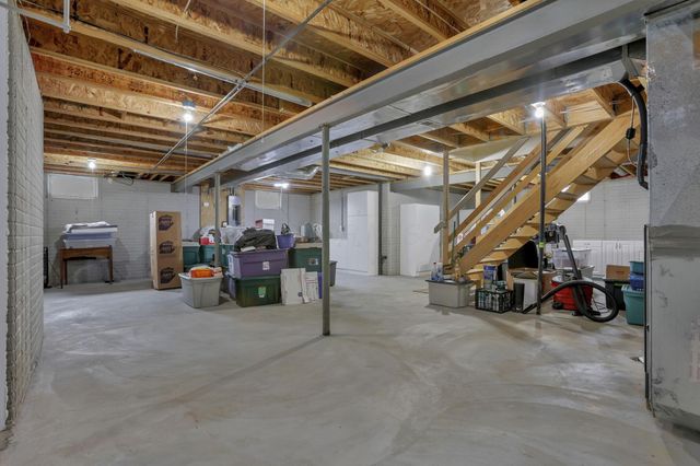 145 Shawnee Loop N, Pataskala, OH 43062