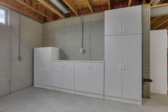 145 Shawnee Loop N, Pataskala, OH 43062