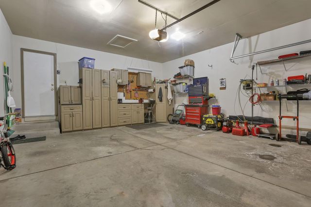 145 Shawnee Loop N, Pataskala, OH 43062