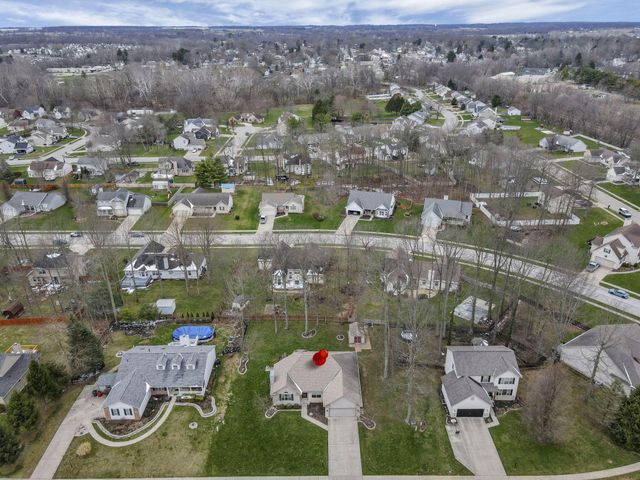 145 Shawnee Loop N, Pataskala, OH 43062