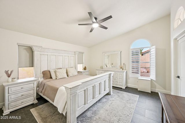 6560 E SADDLEBACK Street, Mesa, AZ 85215