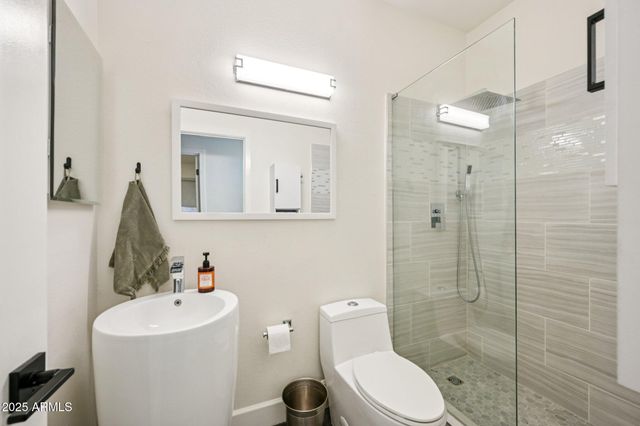 6560 E SADDLEBACK Street, Mesa, AZ 85215