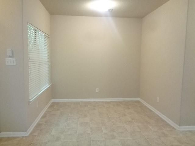 7925 Silver Oak Drive, Texas City, TX 77591